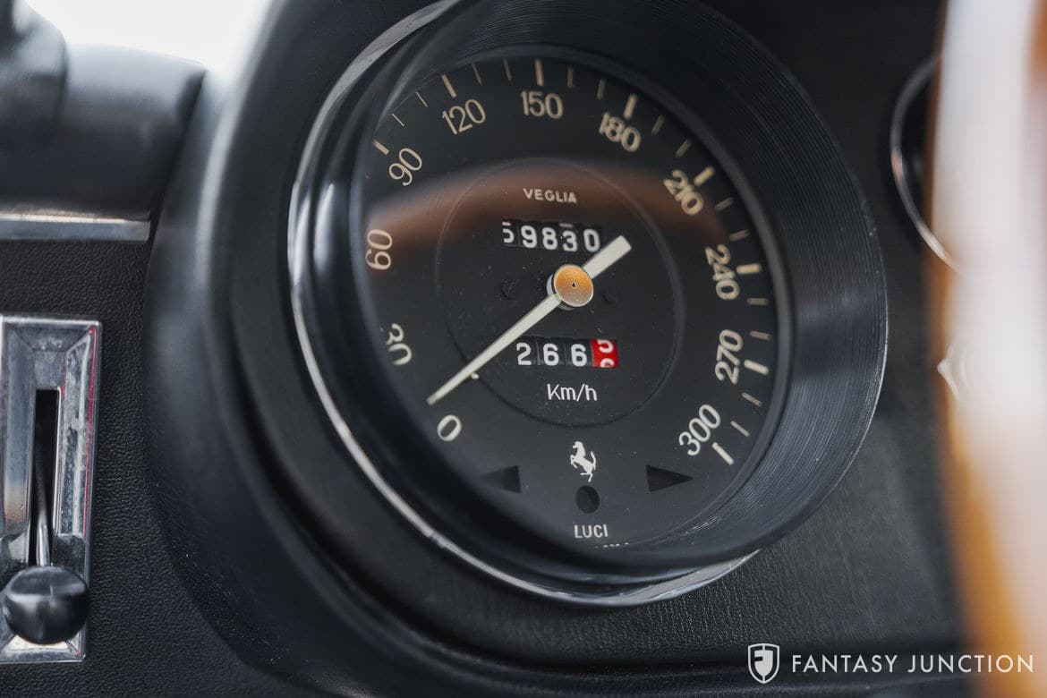 The Veglia speedometer reading 59,830 km, in the metric instrumentation the car was delivered with new in 1967.