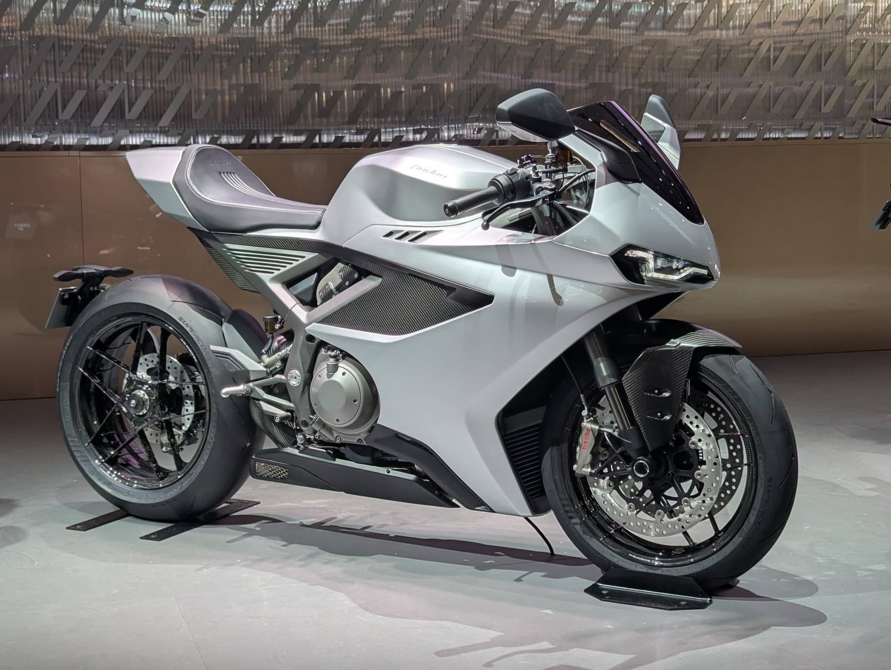 Norton's Manx R Is Back With a 206 HP V4 and a Four-Tier Price Ladder