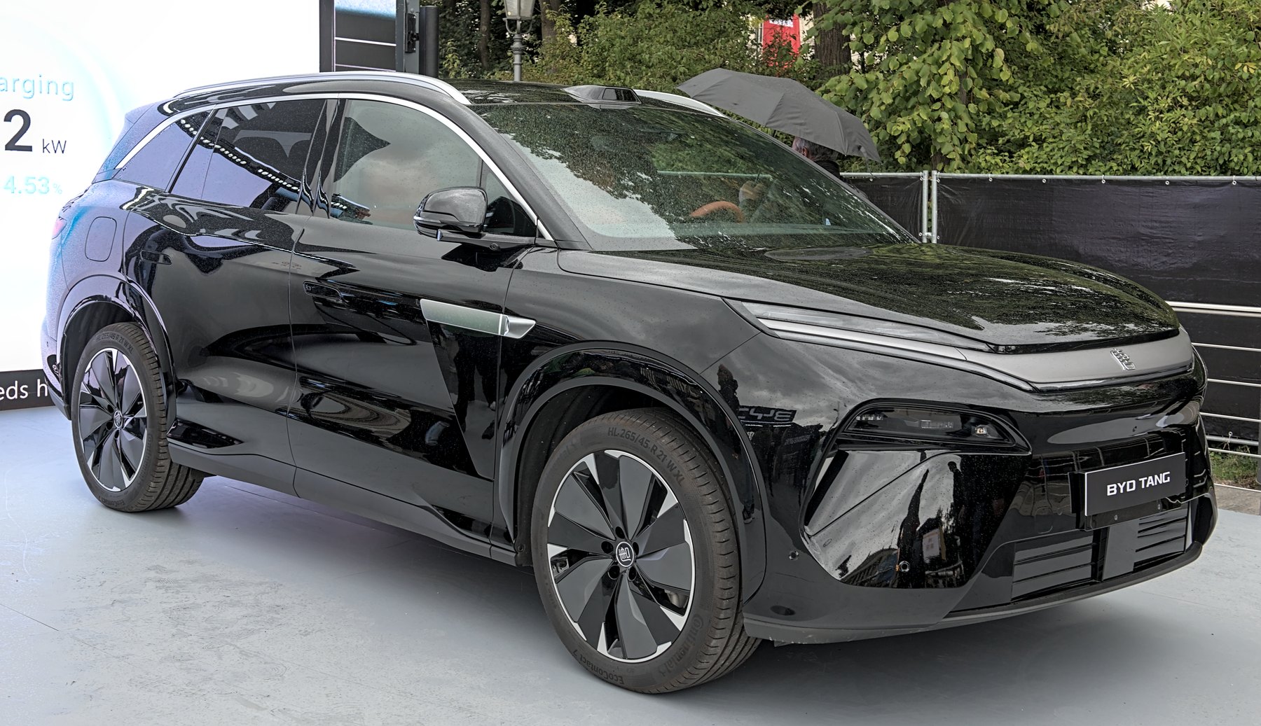 BYD Says Nine Minutes. The Arithmetic Says 670 Kilowatts.