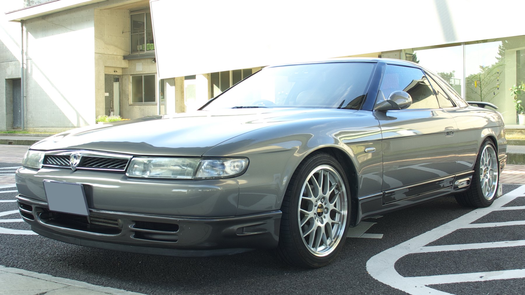 Mazda Built a Three-Rotor Coupe With Satellite Navigation in 1990. Japan's Economy Collapsed Two Months Later.