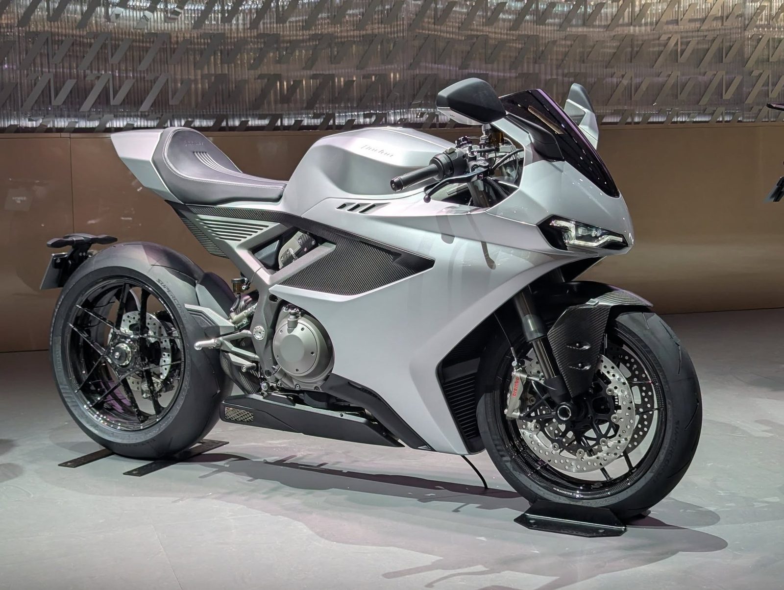 Norton's Manx R Is Back With a 206 HP V4 and a Four-Tier Price Ladder