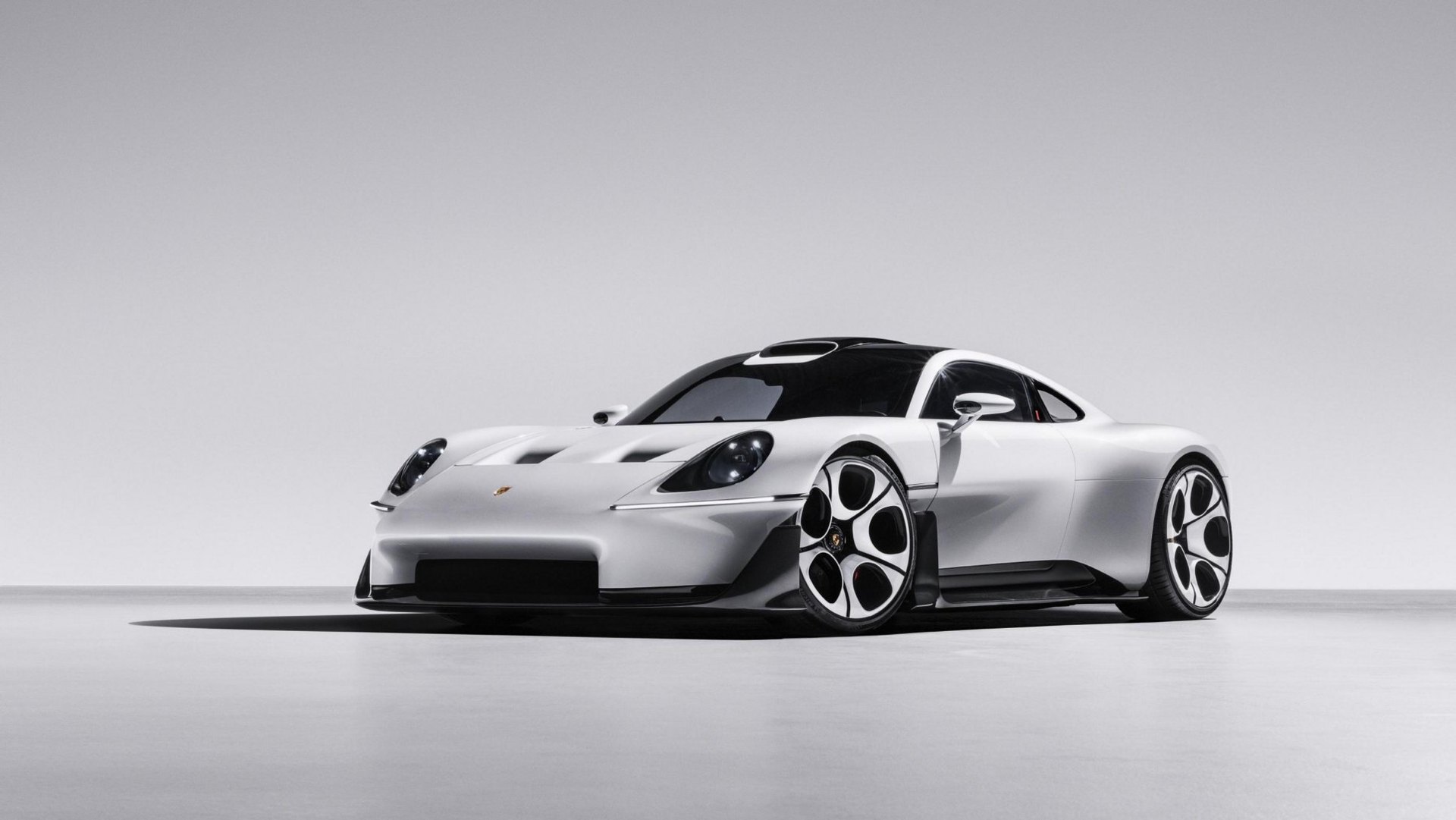 Porsche Puts a Mid-Engined Car Above the 911 — and an Analogue Rev Counter in Front of the Driver