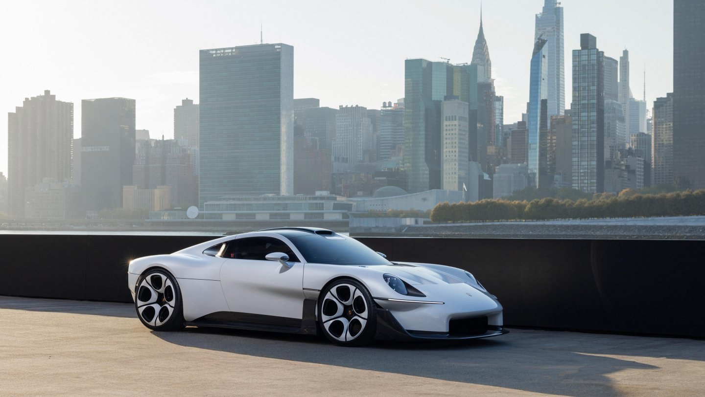 The reveal site: a pier in Queens looking across at the Manhattan skyline. Porsche says the first pictures of the mid-engined 550 Spyder were taken on this same pier in 1953.